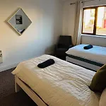 Lakeside Townhouse - Homely & Modern Apartman *