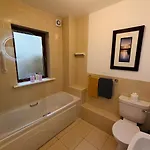 Lakeside Townhouse - Homely & Modern Killaloe