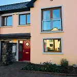 Apartman Lakeside Townhouse - Homely & Modern *