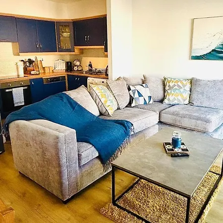 Lakeside Townhouse - Homely & Modern Killaloe