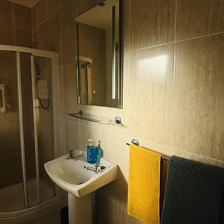 Lakeside Townhouse - Homely & Modern Appartamento