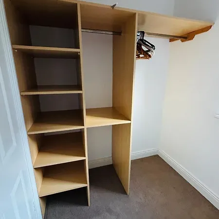 Lakeside Townhouse - Homely & Modern