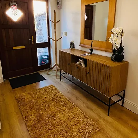 Lakeside Townhouse - Homely & Modern 킬랄로
