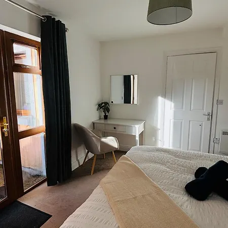 Lakeside Townhouse - Homely & Modern Appartamento