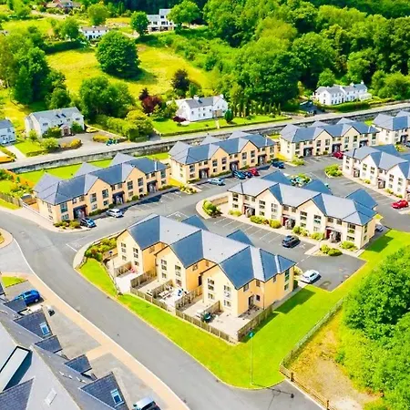 Lakeside Townhouse - Homely & Modern Apartment *