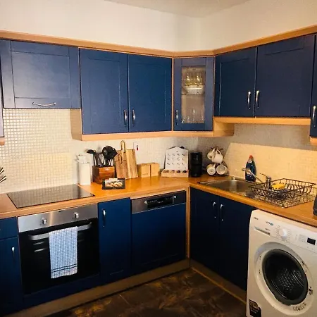 Apartment Lakeside Townhouse - Homely & Modern Killaloe
