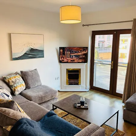 Lakeside Townhouse - Homely & Modern * Killaloe