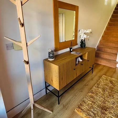 Lakeside Townhouse - Homely & Modern Appartamento Killaloe