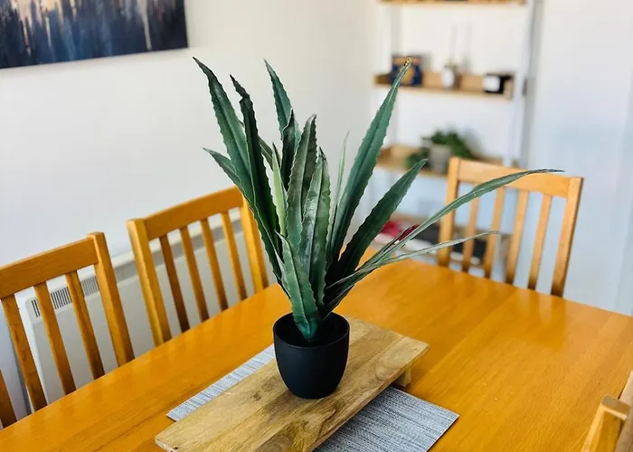 Lakeside Townhouse - Homely & Modern Apartamento