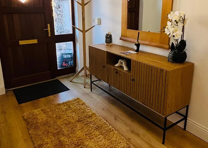 Lakeside Townhouse - Homely & Modern Killaloe