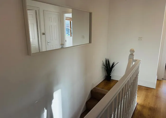 Apartamento Lakeside Townhouse - Homely & Modern *