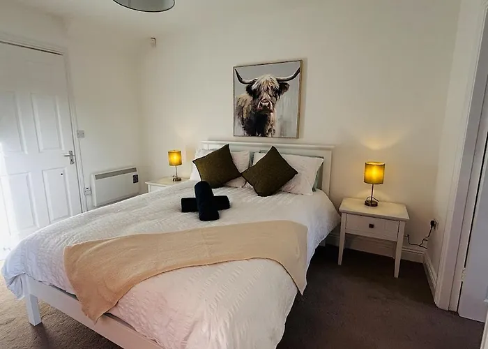 Apartamento Lakeside Townhouse - Homely & Modern