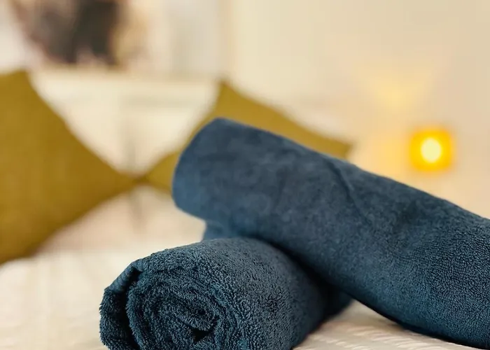 Lakeside Townhouse - Homely & Modern Apartamento Killaloe