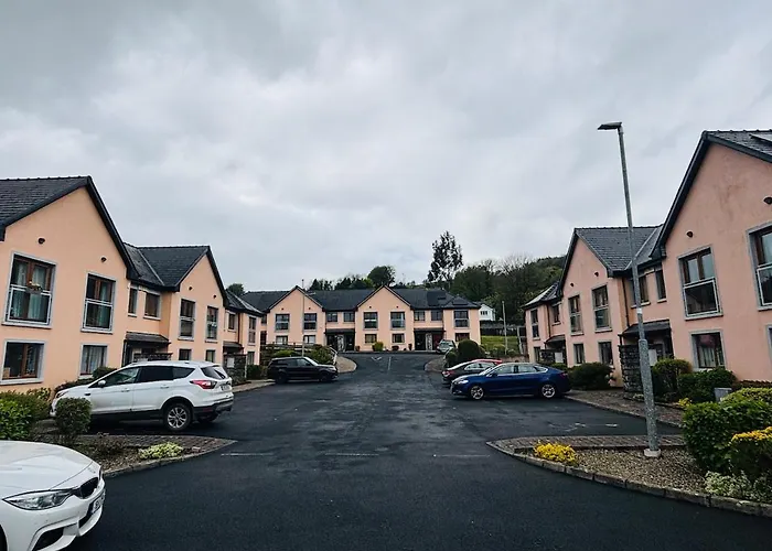 Lakeside Townhouse - Homely & Modern Apartment *