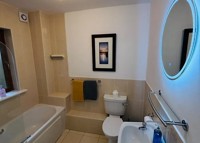 Apartamento Lakeside Townhouse - Homely & Modern Killaloe