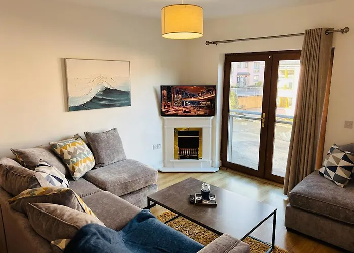 Lakeside Townhouse - Homely & Modern * Killaloe